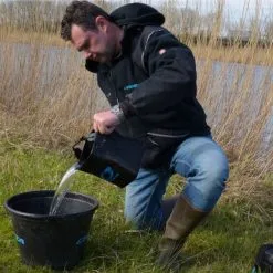 Cresta EVA WATERBUCKET 5L -Hengels Verkoop Cresta Eva Waterbucket 5L 6402 711 3 min