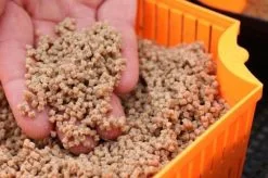 Guru BAIT STRAINER - 2 Opties -Hengels Verkoop Guru Bait Strainer Pellet Vergiet 1 min