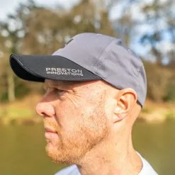 Preston GREY CAP -Hengels Verkoop Preston P0200380 Grey Cap pet 2