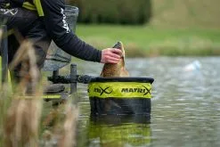 Matrix COMMERCIAL KEEPNET 2.5m -Hengels Verkoop matrix commercial keepnet leefnet GLN068 4 min