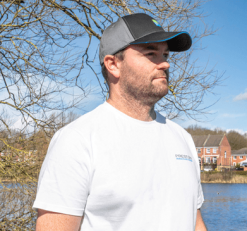 Preston WHITE T-SHIRT - 7 Opties -Hengels Verkoop preston p0200358 65 white t shirt kleding 2 min